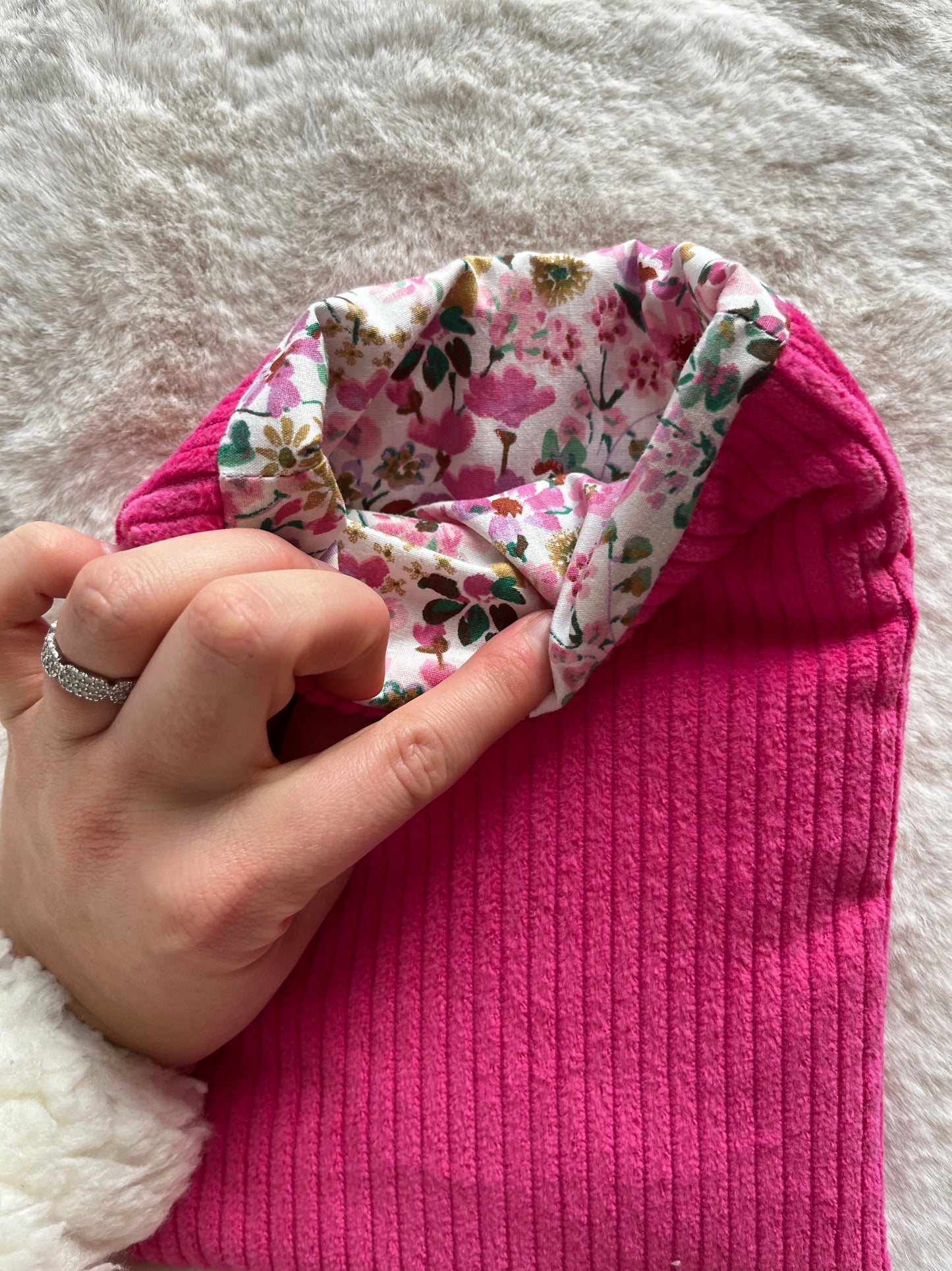 Pochette à livre velours rose fuchsia