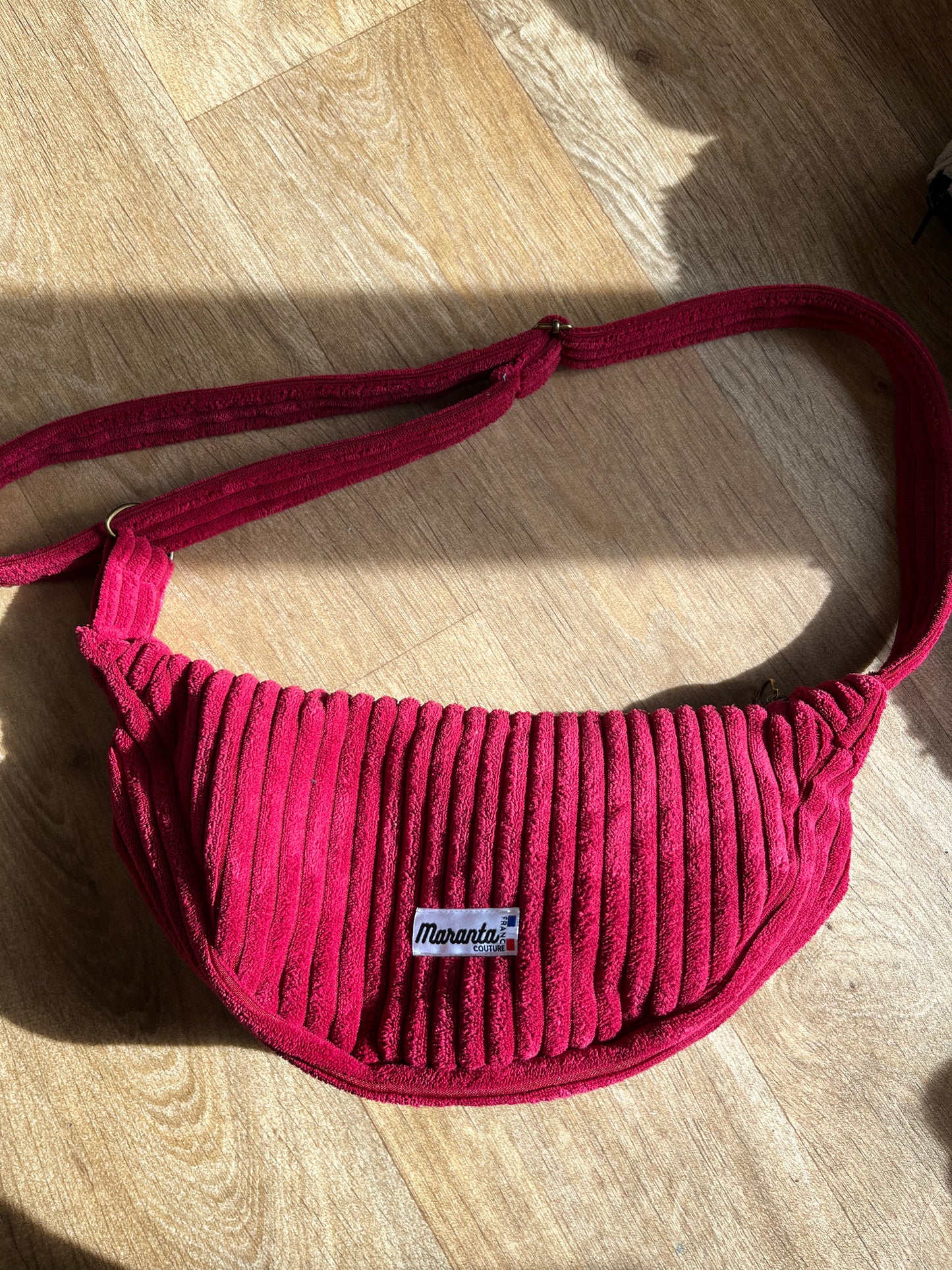 Sac demi-lune bordeaux