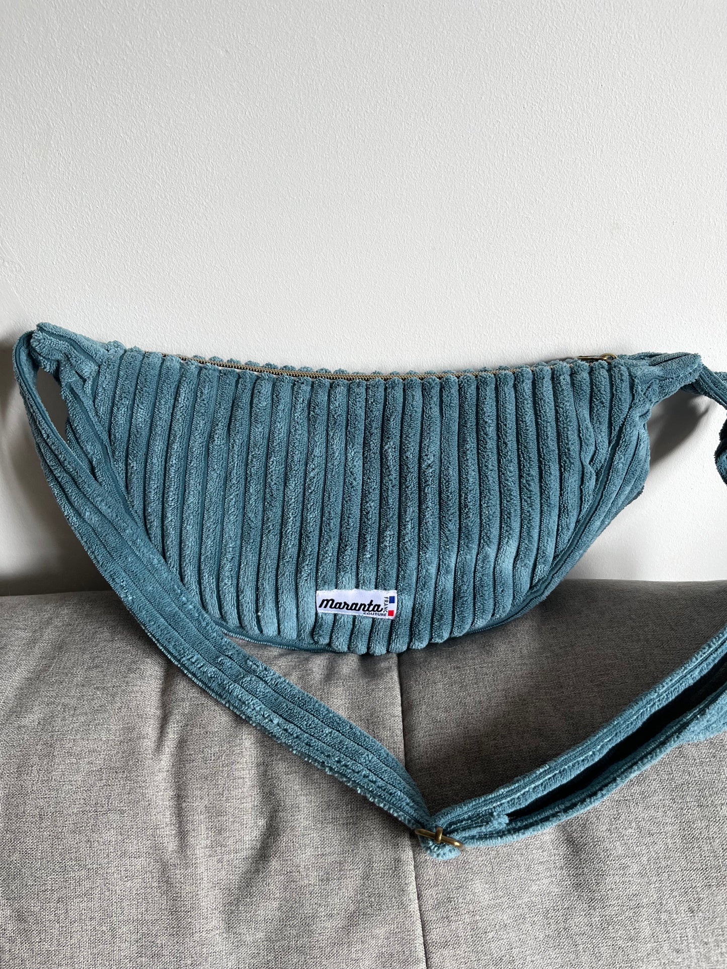 Sac demi-lune bleu clair