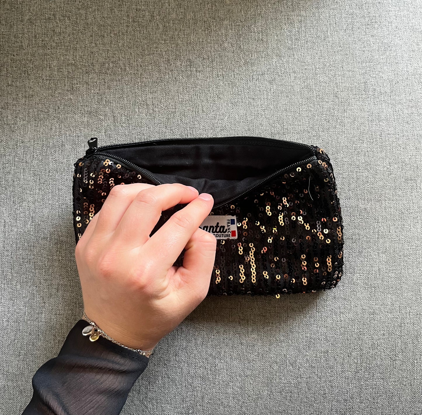 Pochette en sequins noir