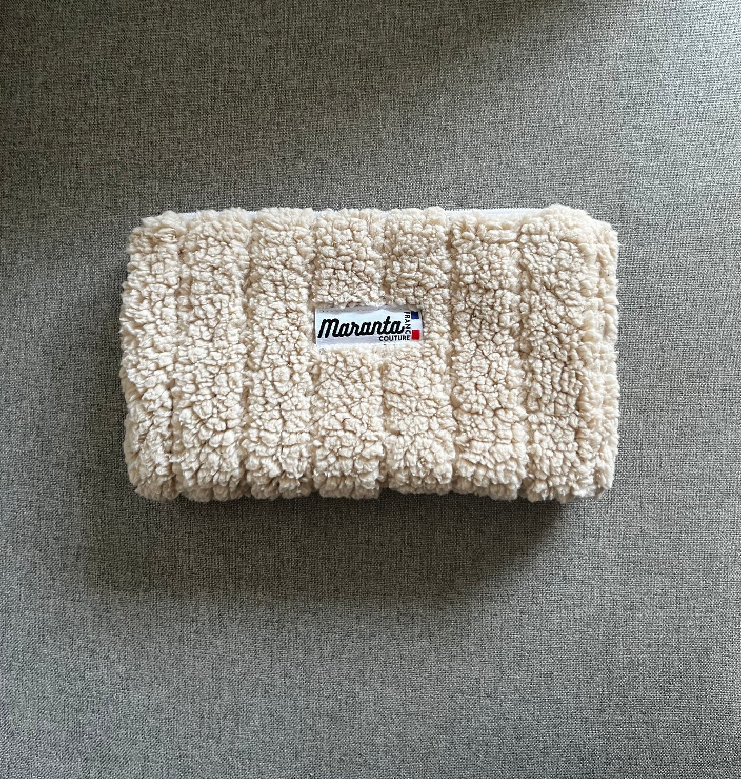 Pochette plate moumoute beige-écru